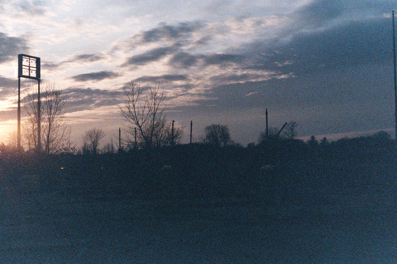 Illustration for article titled So I tried shooting Natura1600 at dusk/night